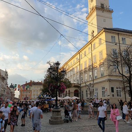 4 Bedrooms Apartment In The Old City Lviv Exteriör bild